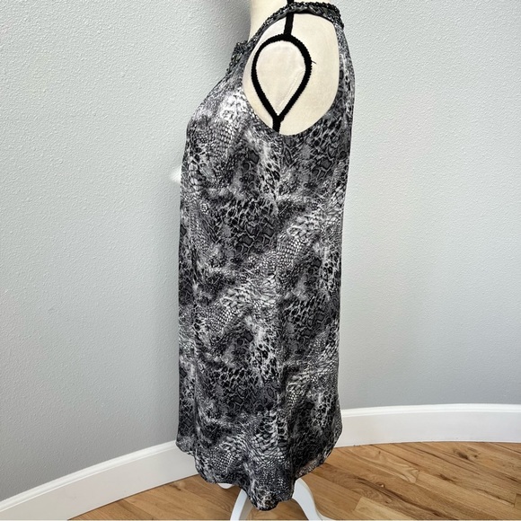 White House Black Market Snakeskin Print Halter Jeweled Neck Mini Dress Sz 6 - Picture 4 of 10